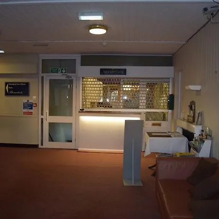 At Leeming Bar Отель 3*