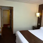 At Leeming Bar Hotel 3*
