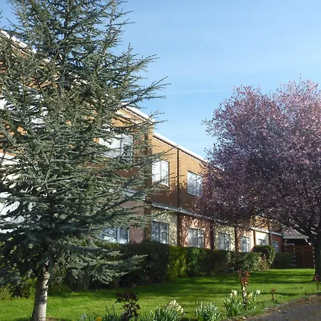 At Leeming Bar Hotel 3*