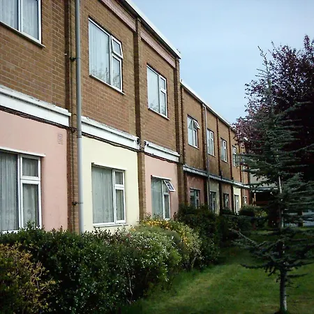 At Leeming Bar Szálloda