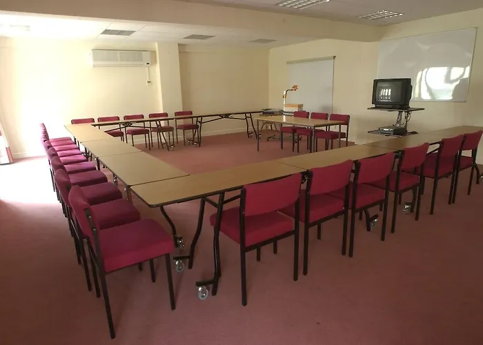 At Leeming Bar Hotel