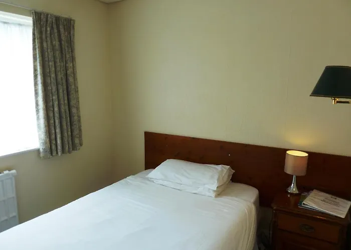 Hotel At Leeming Bar