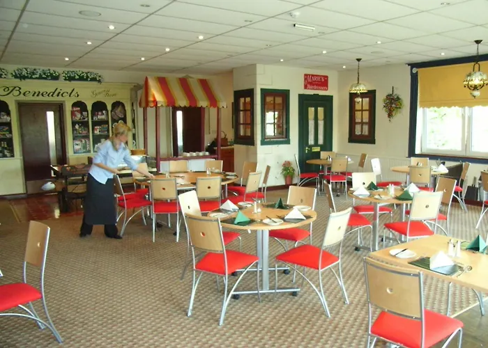 At Leeming Bar Hotel