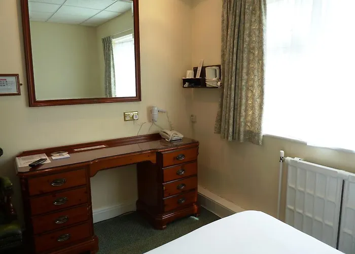 At Leeming Bar Hotel 3*